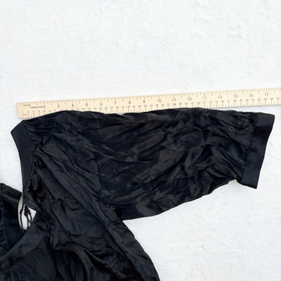 Y2K GUESS Authentic Brand Stretch Silk Blouse Sz Medium - Picture 14 of 14